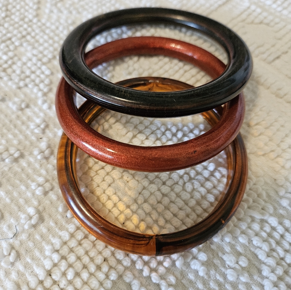 Set of Three Bangles in Black, Red, and Brown - Picture 5 of 8